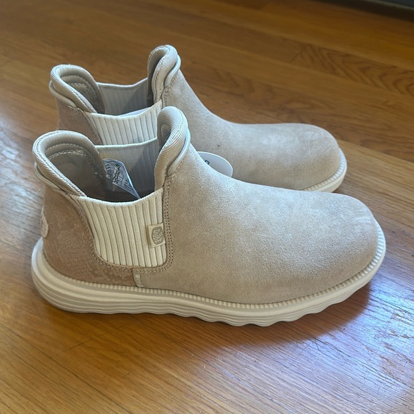 Hey dude Branson suede sand/snake - size 7 NWT - Picture 2 of 5